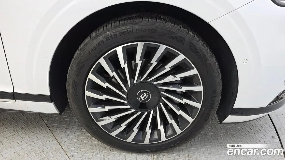 Hyundai Grandeur 2023 из KR, фото 3