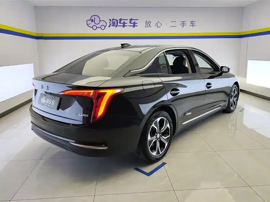 Hongqi E-QM5 — фото 5
