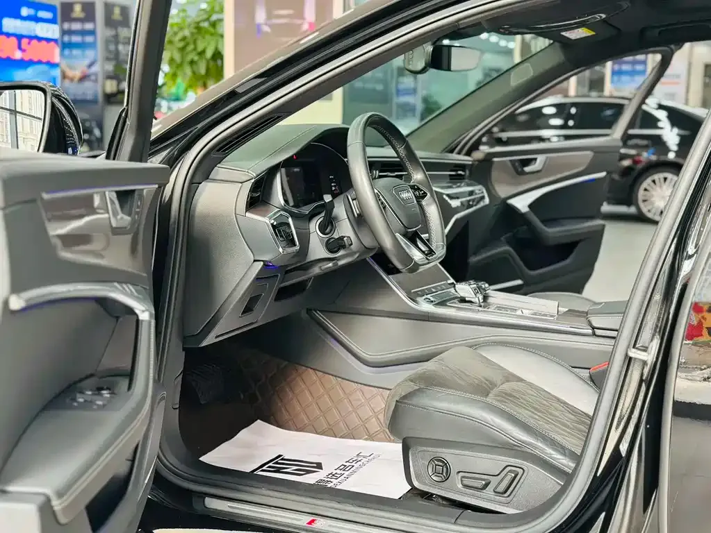 Audi A6L 2021 из CN, фото 9
