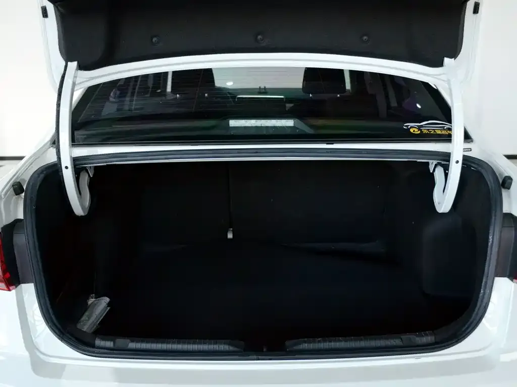 Volkswagen Bora 2024 из CN, фото 3