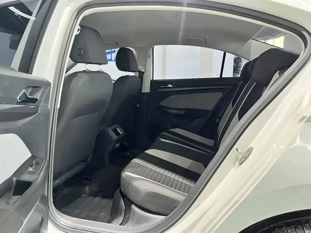 Volkswagen Bora 2024 из CN, фото 8