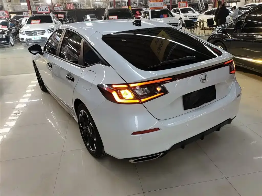 Honda Civic — фото 10