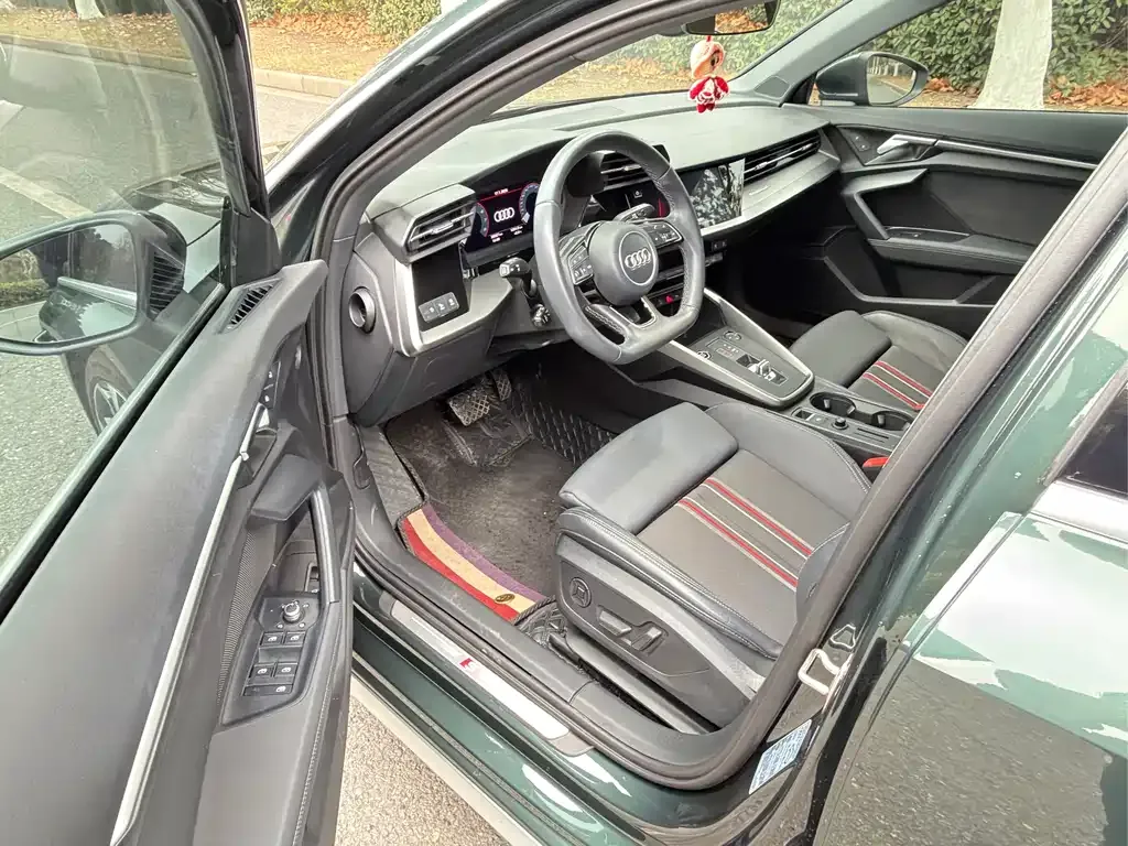 Audi A3 2023 из CN, фото 5
