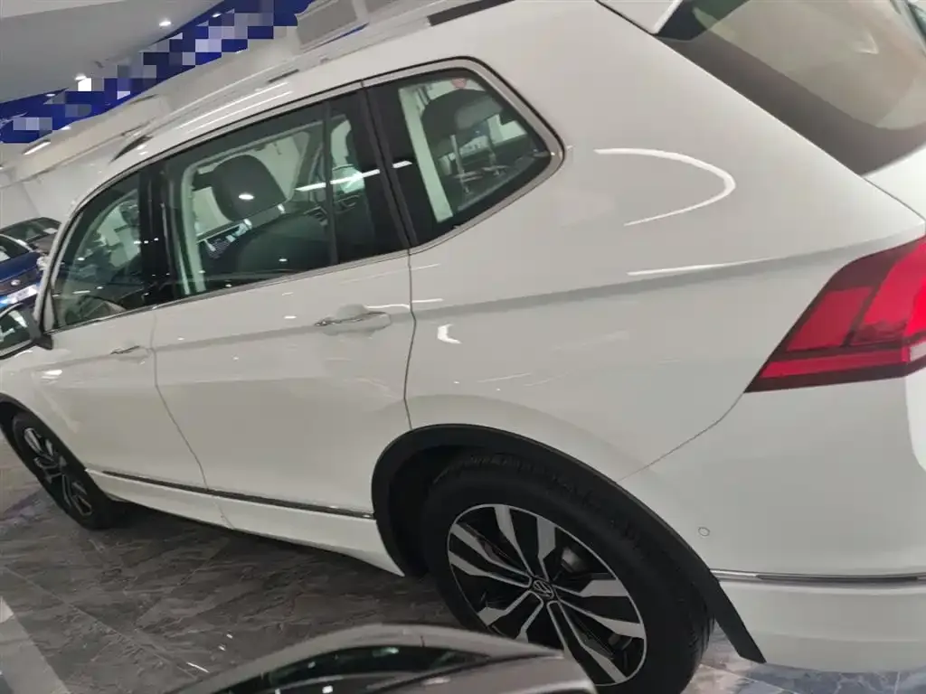 Volkswagen Tiguan L 2024 из CN, фото 10