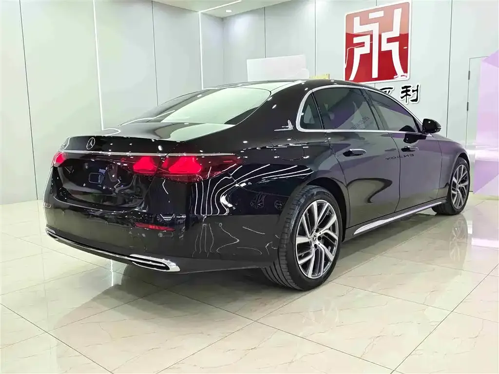 Mercedes-Benz E-Class 2024 из CN, фото 2