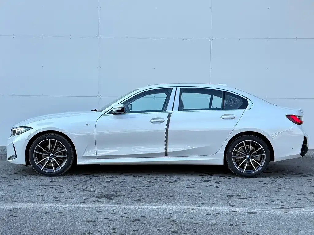 BMW 3 Series 2026 из CN, фото 2