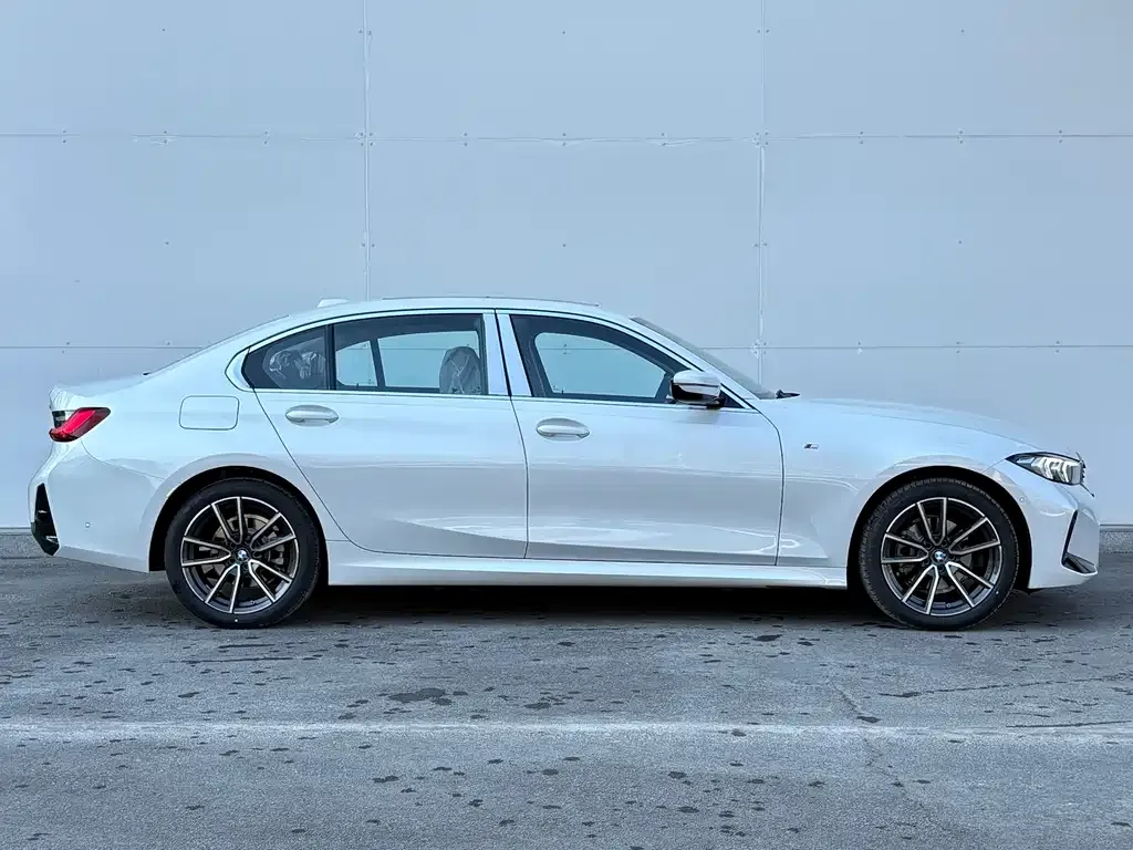 BMW 3 Series 2026 из CN, фото 10
