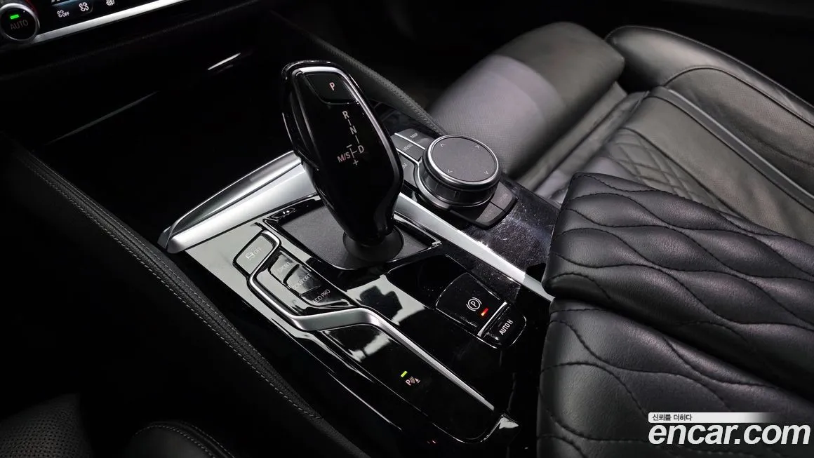 BMW 5-Series 2023 из KR, фото 2