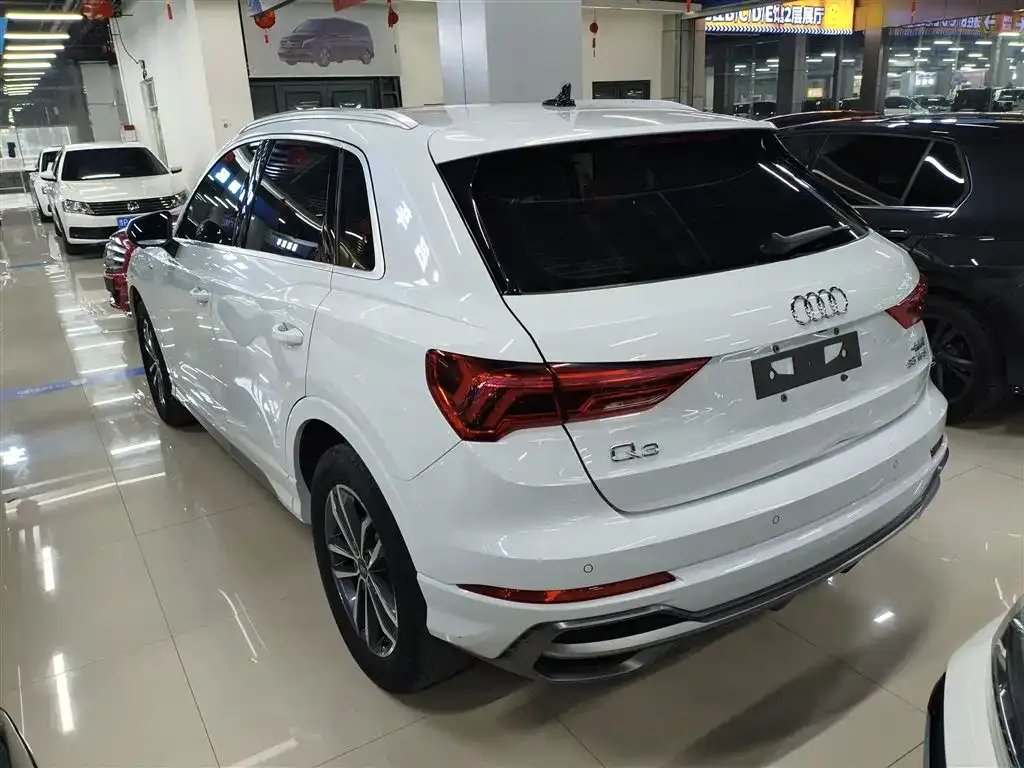 Audi Q3 — фото 10