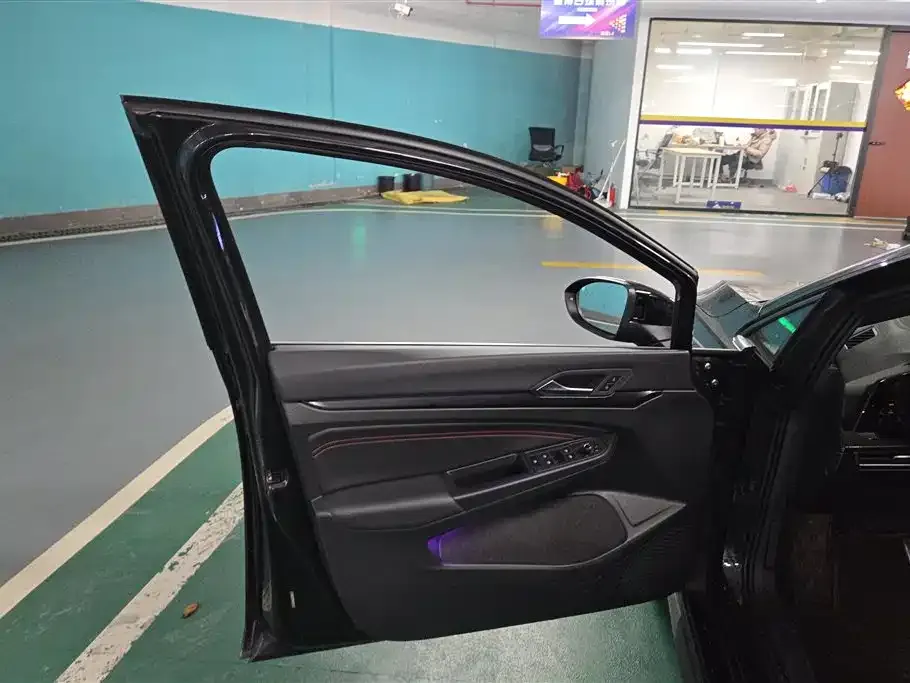 Volkswagen Golf GTI 2022 из CN, фото 2