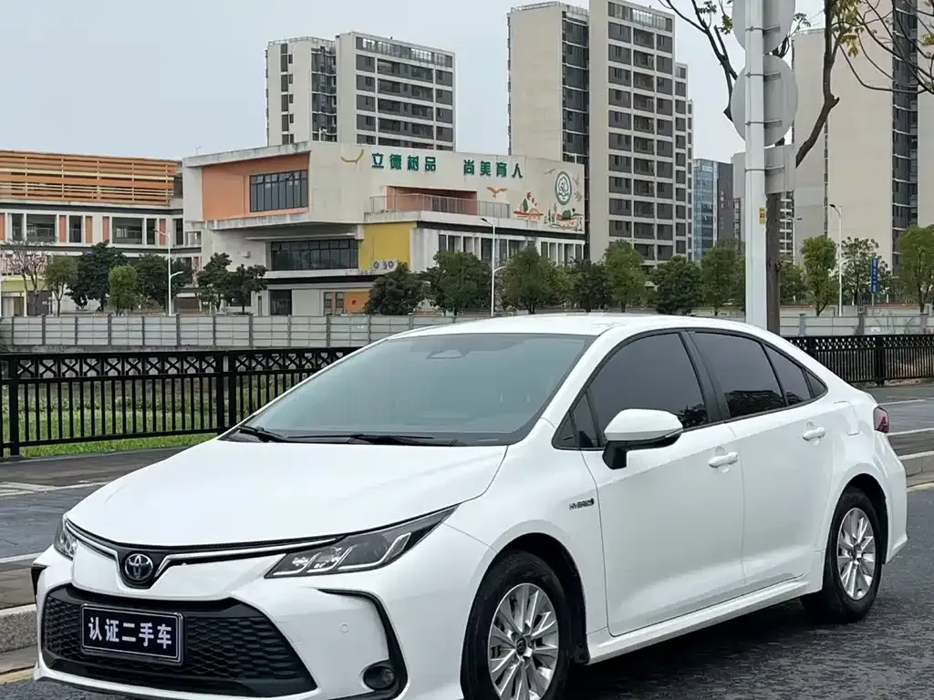 Toyota Corolla 2023 из CN, фото 1