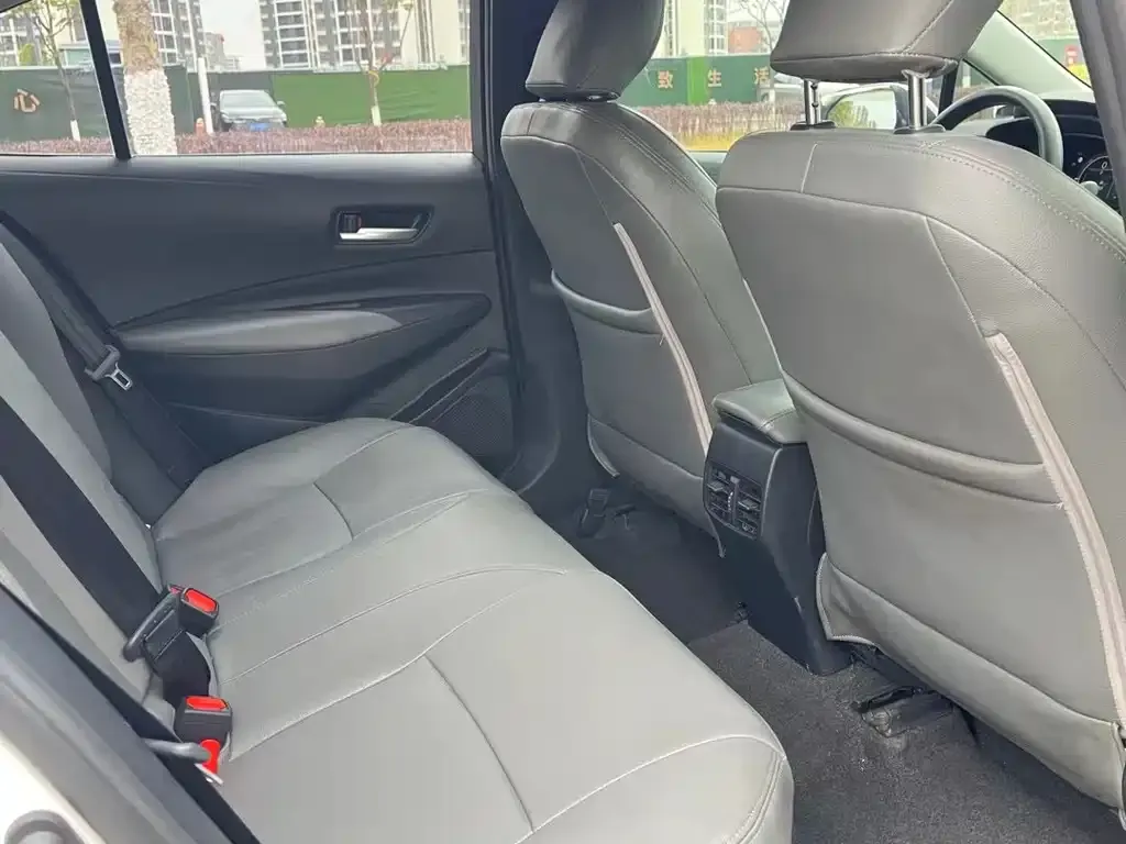 Toyota Corolla 2023 из CN, фото 2
