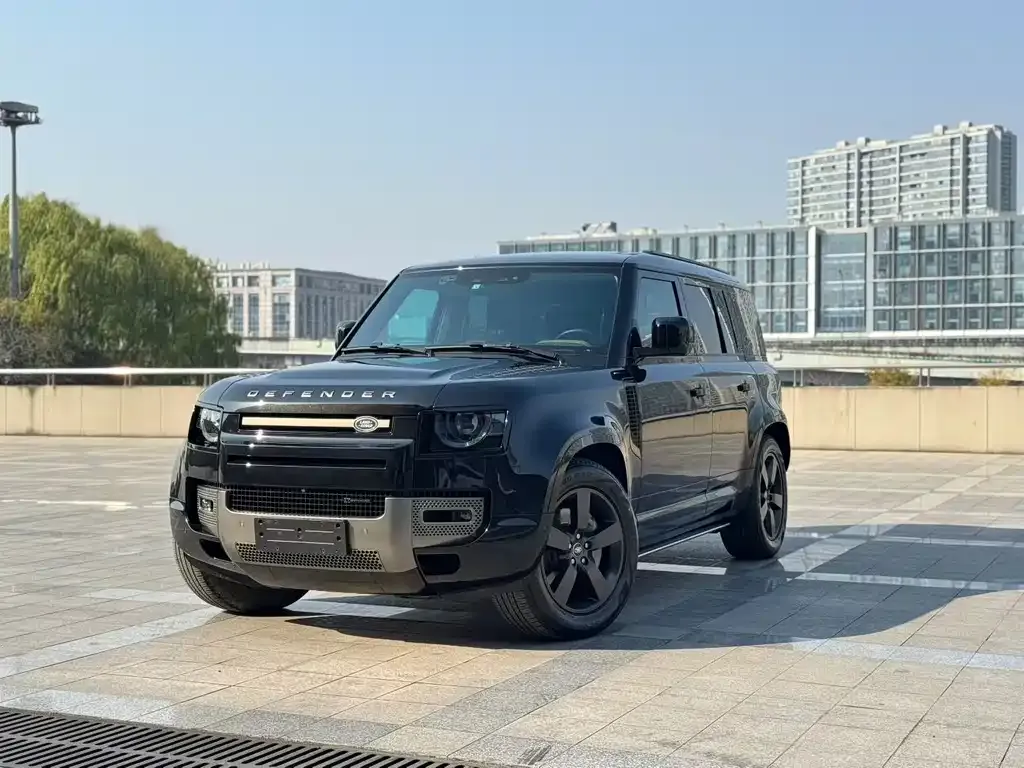 Land Rover Defender — фото 1