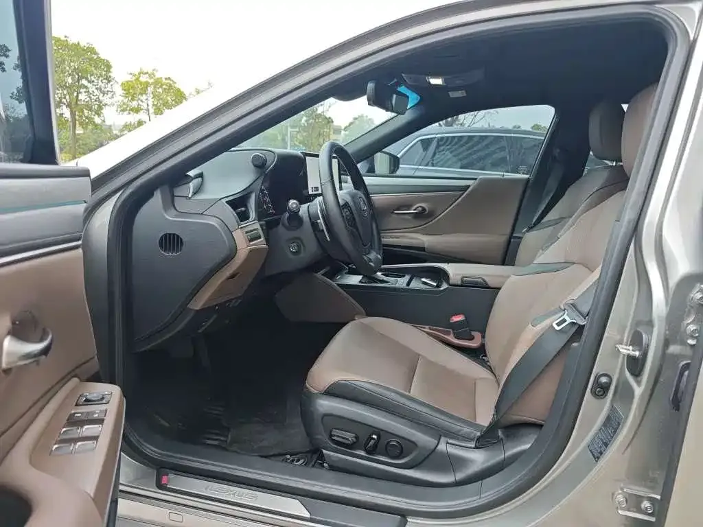 Lexus ES 2025 из CN, фото 3