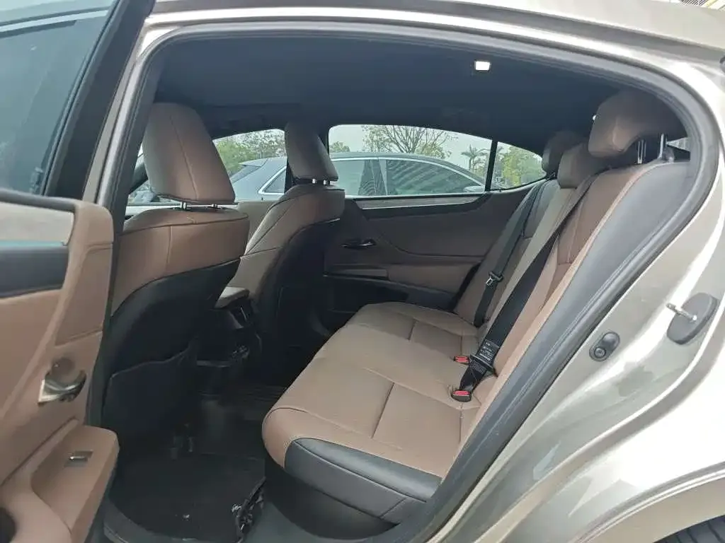 Lexus ES 2025 из CN, фото 4