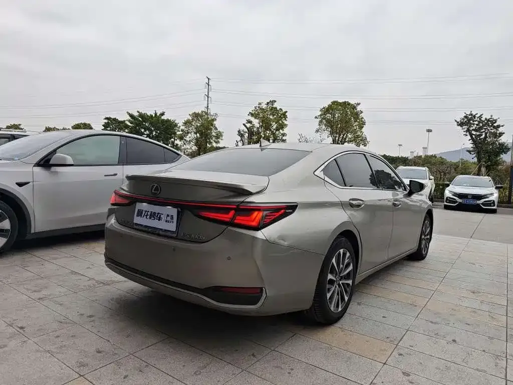 Lexus ES 2025 из CN, фото 9