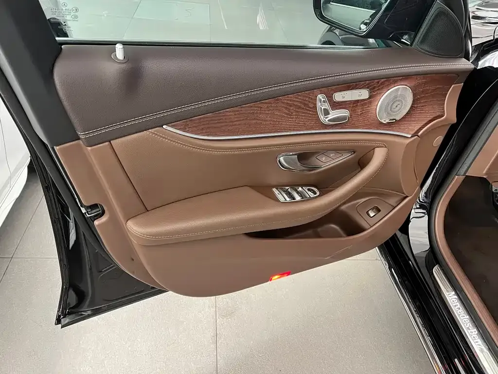Mercedes-Benz E-Class 2022 из CN, фото 6