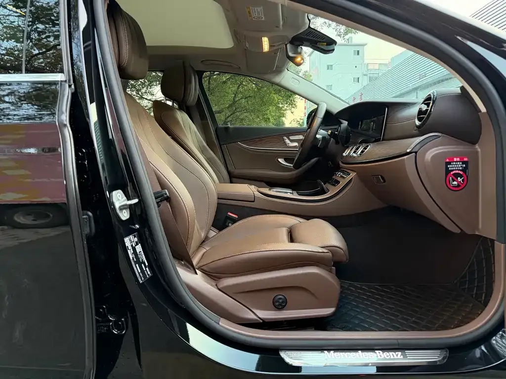 Mercedes-Benz E-Class 2023 из CN, фото 7