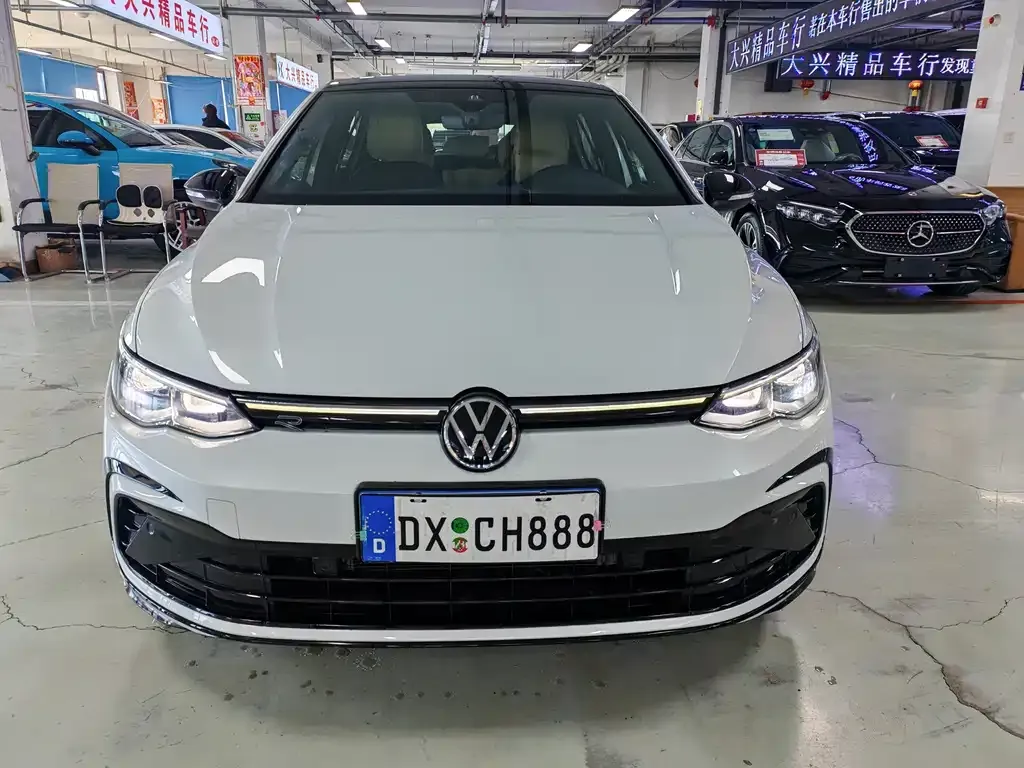 Volkswagen Golf 2022 из CN, фото 3