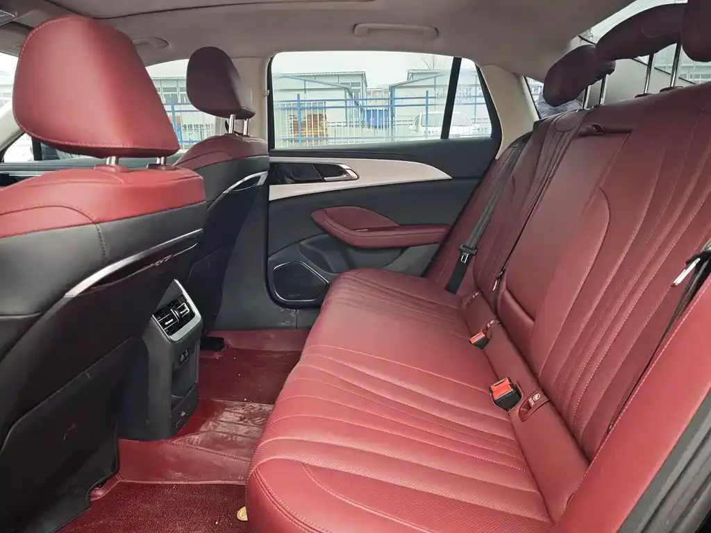 Hongqi H5 2025 из CN, фото 3
