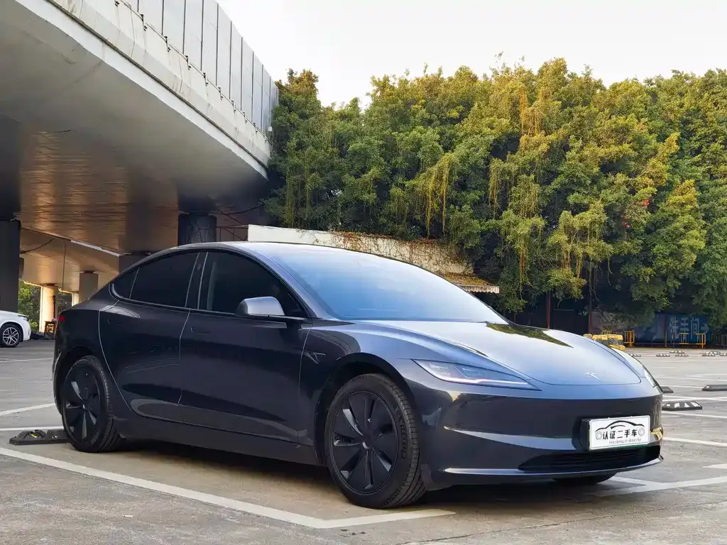 Tesla Model 3 — фото 5