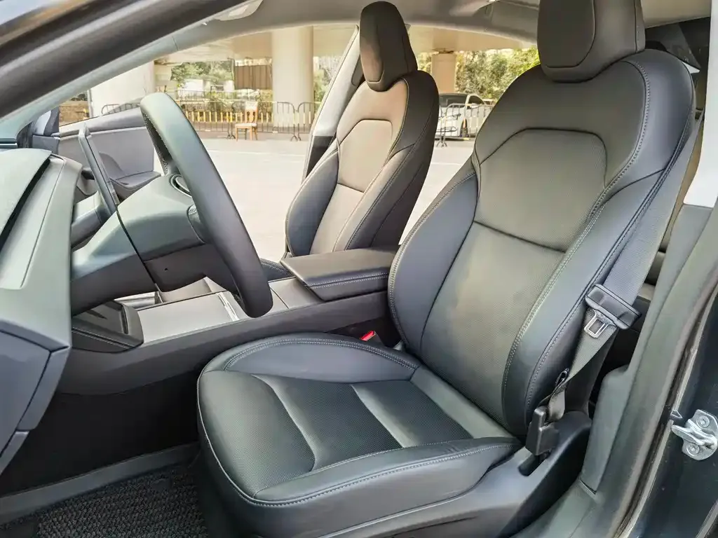 Tesla Model 3 — фото 10