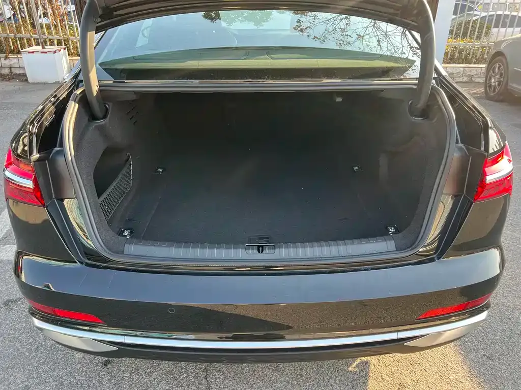 Audi A6L 2025 из CN, фото 7