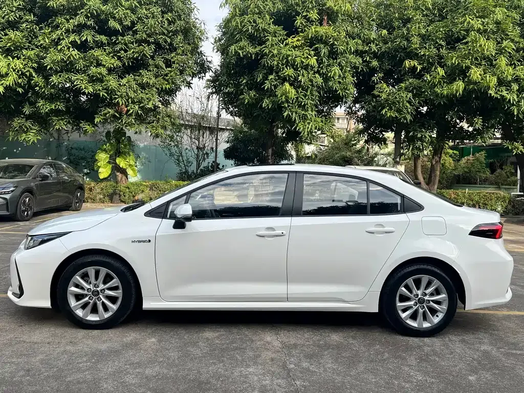 Toyota Corolla 2023 из CN, фото 9