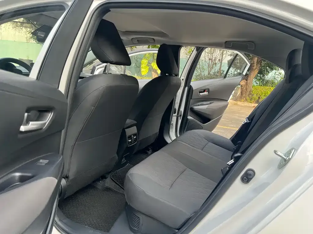 Toyota Corolla 2023 из CN, фото 3