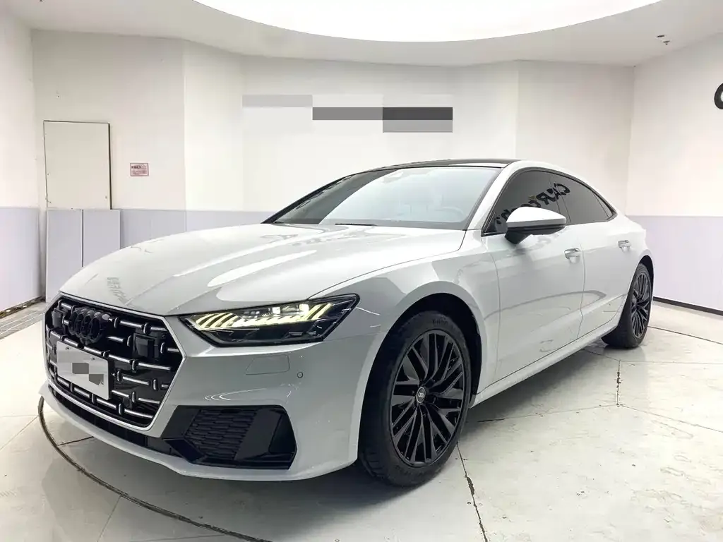 Audi A7L — фото 1