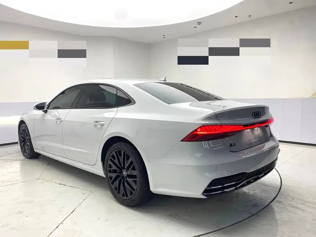 Audi A7L — фото 4