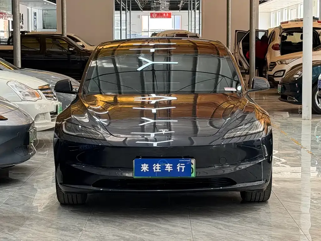 Tesla Model 3 — фото 9
