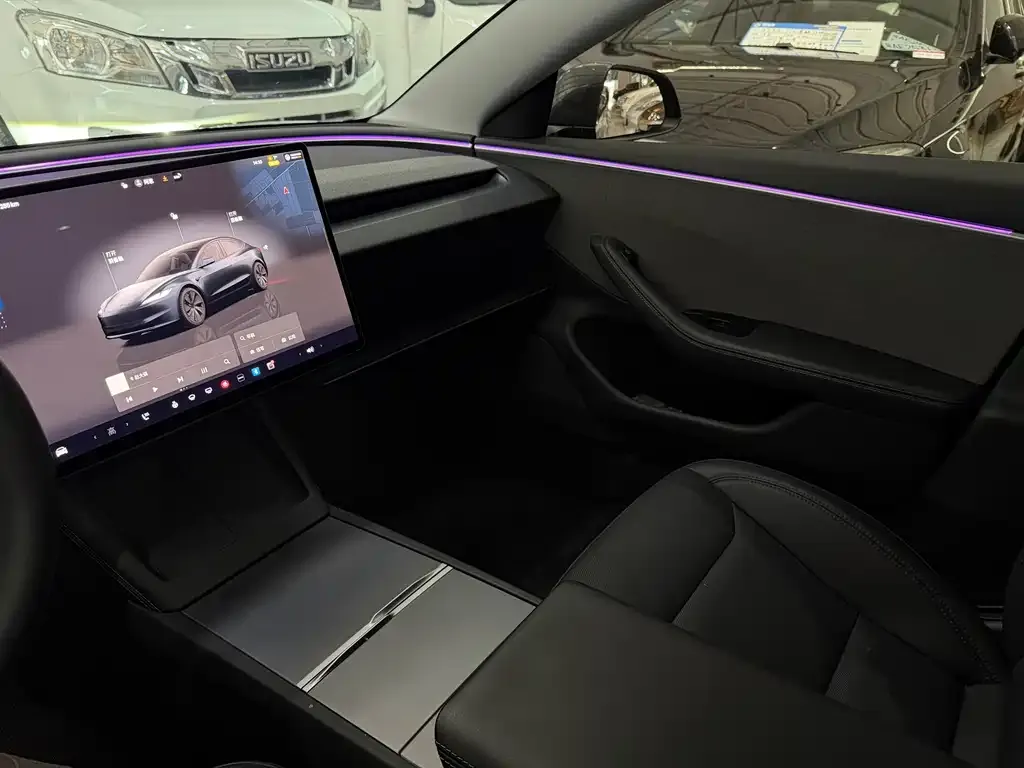 Tesla Model 3 — фото 2