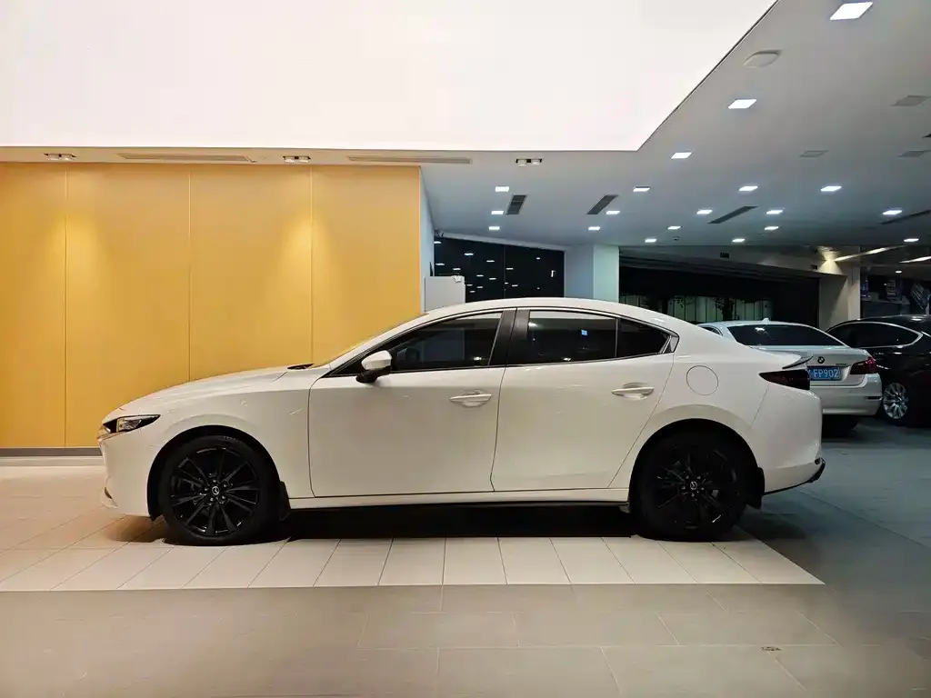 Mazda 3 Axela 2022 из CN, фото 2