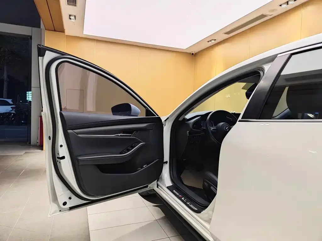 Mazda 3 Axela 2022 из CN, фото 6