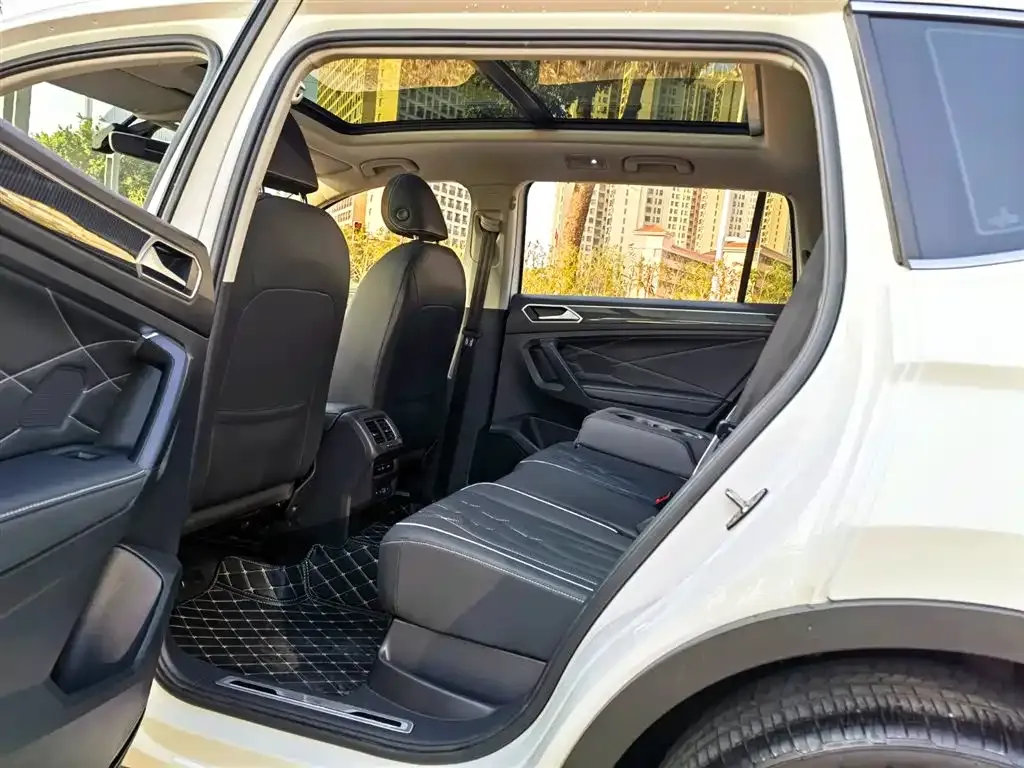 Volkswagen Tiguan L 2022 из CN, фото 4