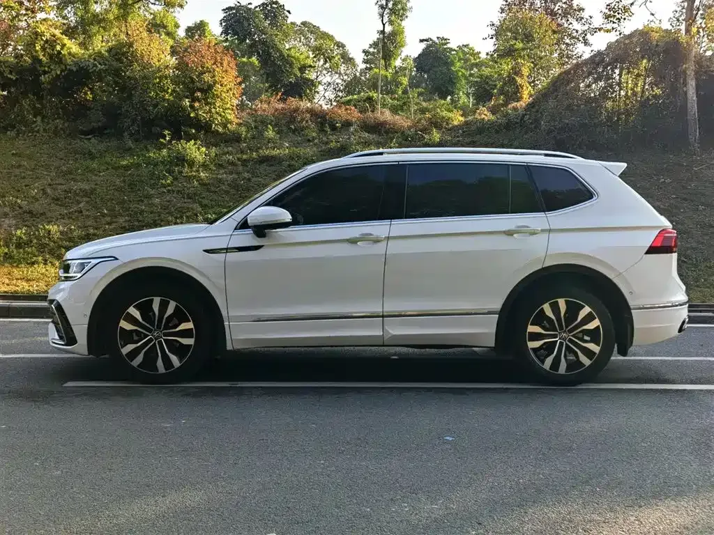 Volkswagen Tiguan L 2022 из CN, фото 9