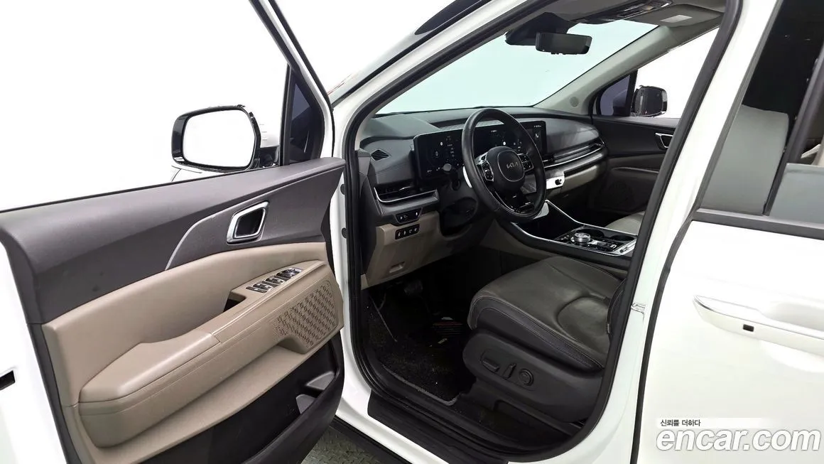 Kia Carnival — фото 5