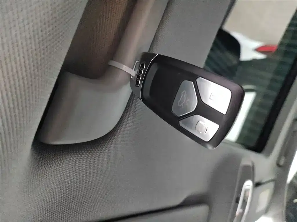 Audi Q5L 2022 из CN, фото 3