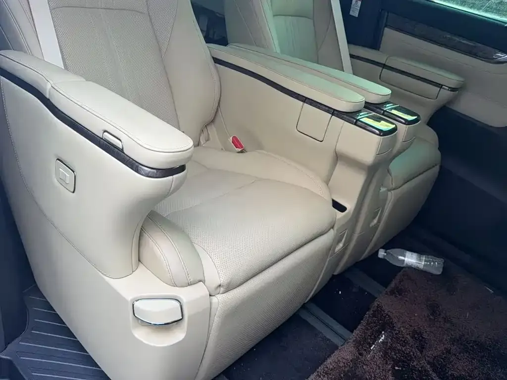 Toyota Alphard 2021 из CN, фото 5