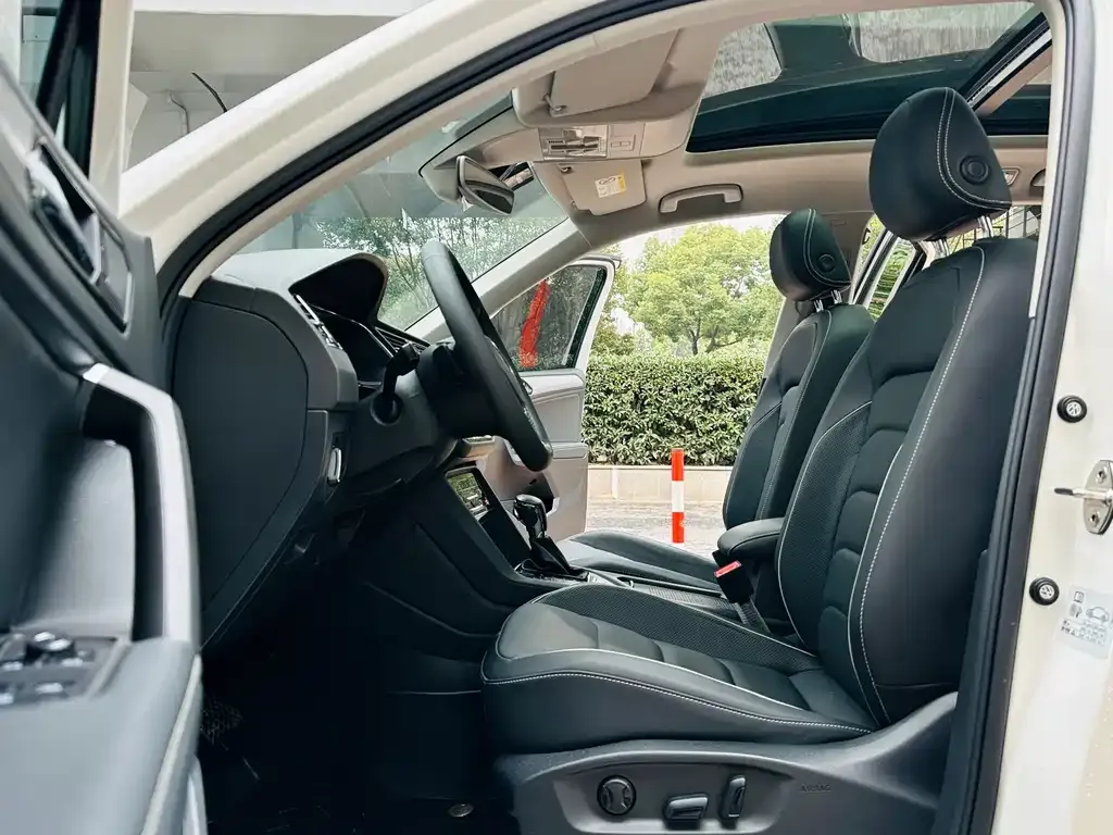 Volkswagen Tiguan L New Energy 2021 из CN, фото 2