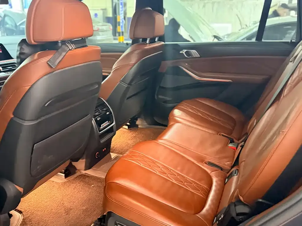 BMW X7 2021 из CN, фото 2