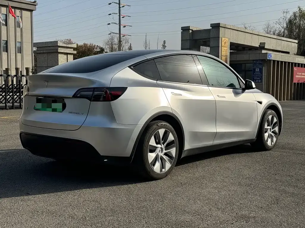 Tesla Model Y 2023 из CN, фото 8