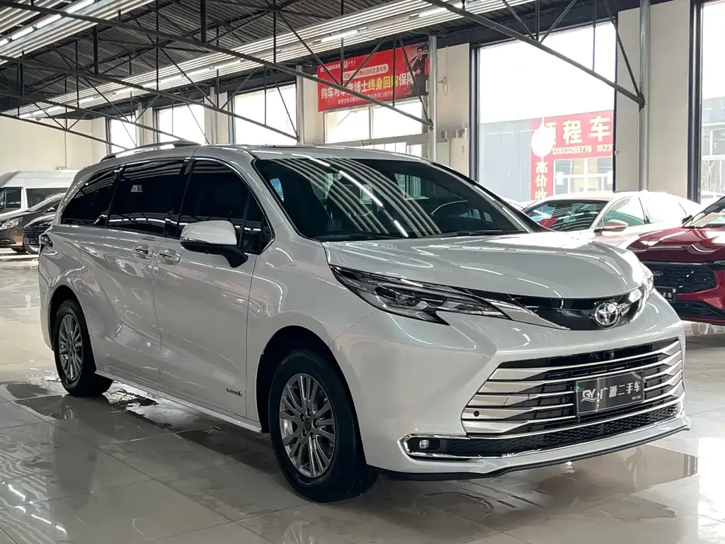 Toyota Sienna 2023 из CN, фото 8