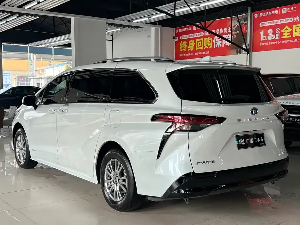 Toyota Sienna 2023 из CN, фото 4