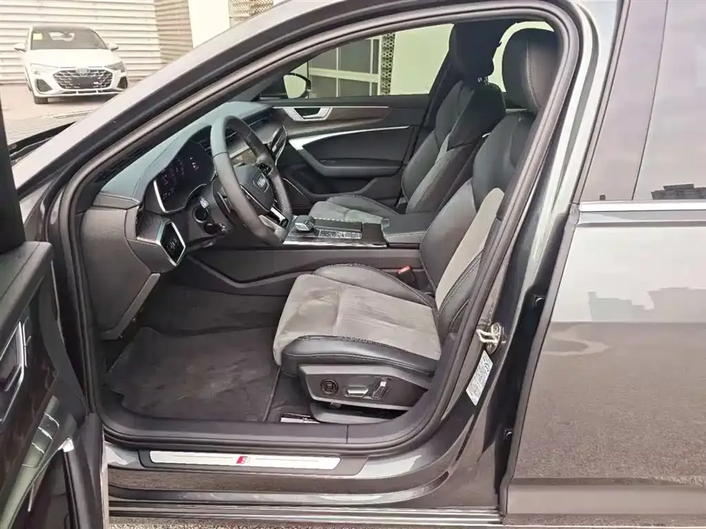 Audi A6L 2023 из CN, фото 10