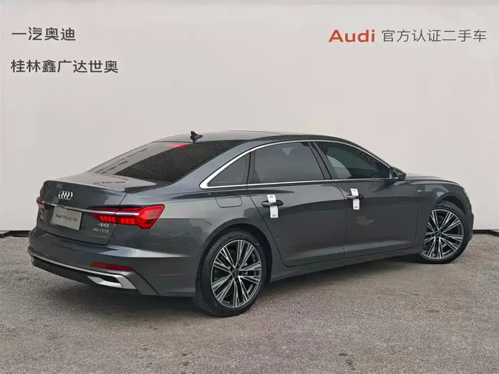 Audi A6L 2023 из CN, фото 3