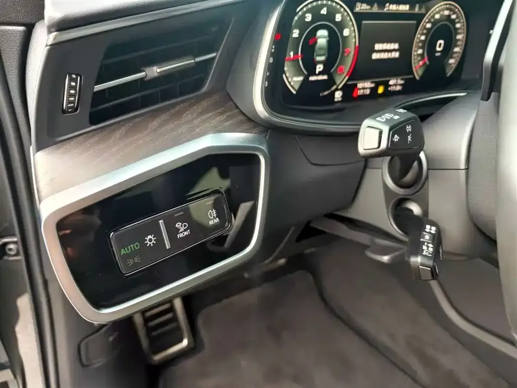 Audi A6L 2023 из CN, фото 7