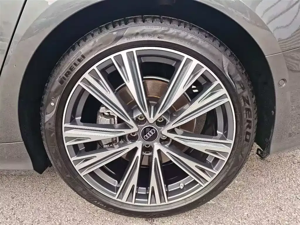 Audi A6L 2023 из CN, фото 8