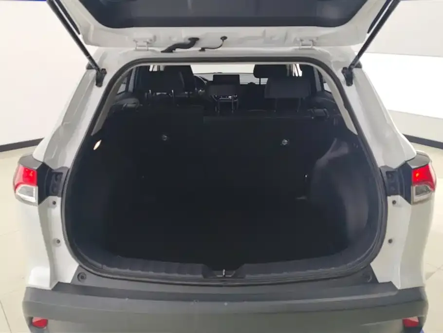Toyota Corolla Cross 2023 из CN, фото 7